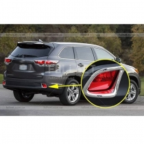 Накладкина задние противотуманки Toyota Highlander (2014-...)