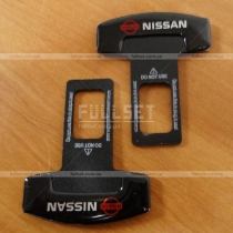 Вставки-обманки с логотипом Nissan в держатели ремней безопасности