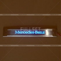 Вставка порога пассажирской двери с неоновой подсветкой Mercedes Benz