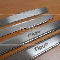 Защитные накладки на пороги в салон с логотипом Тиго