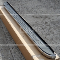 Алюминиевые боковые пороги с символикой Caddy, цвет черный