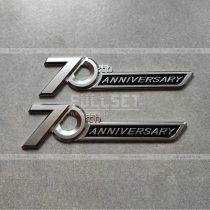 Оригинальные эмблемы 70th ANNIVERSARY на задние стойки кузова Land Cruiser 200 (цена за 2 штуки)