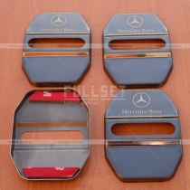 Накладки на петли (навесы) дверных замков с эмблемой Mercedes Benz в черном глянцевом исполнении