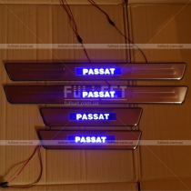 Накладки на пороги с диодной подсветкой Passat