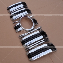 Накладки на решетку из 15 единиц с черными вставками и прорезями для забора воздуха