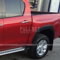 Штатные расширители на колесные арки Hilux 2016+
