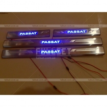 Накладки на пороги с неоновой подсветкой Passat