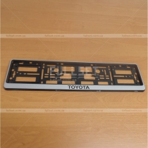 Серебристая рамка под номерной знак с логотипом Toyota