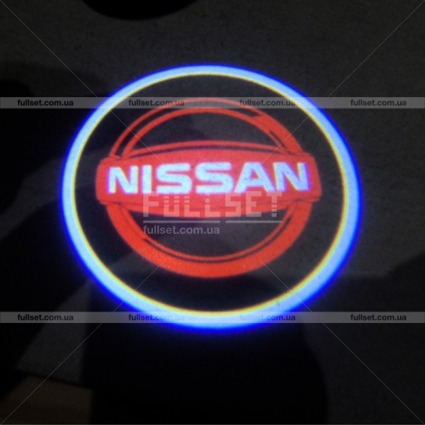 Проектор логотипа Nissan в двери