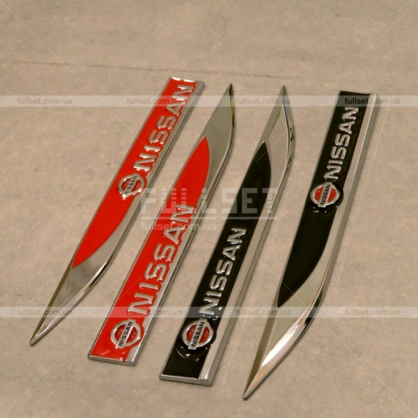 Эмблемы в крыло Nissan 2 шт