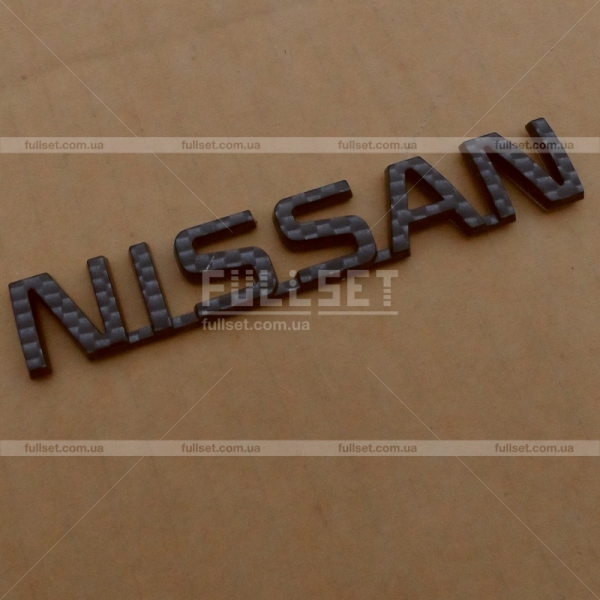 Надпись Nissan